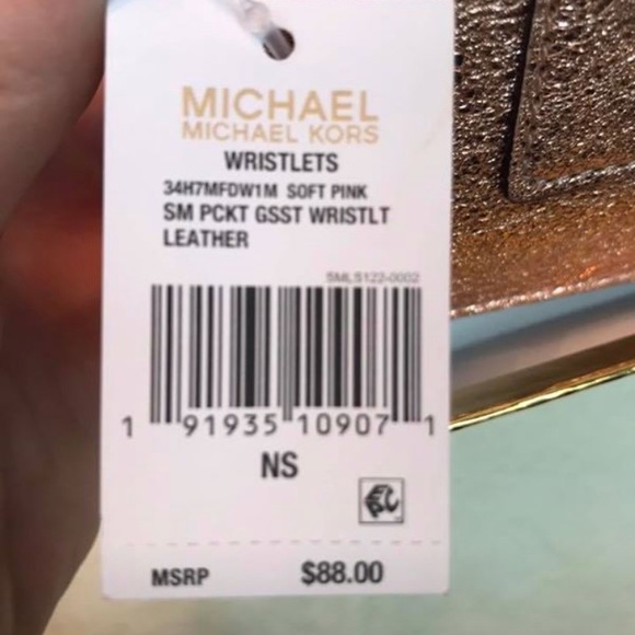 SOLD Rose Gold Michael Kors Wristlet - Picture 7 of 8